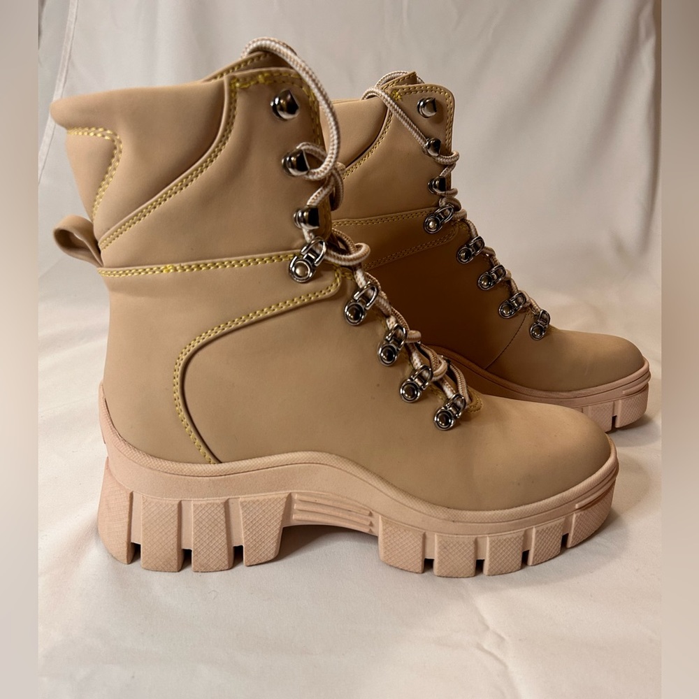 Guess /Nude / Combat boots/ Size 7 /